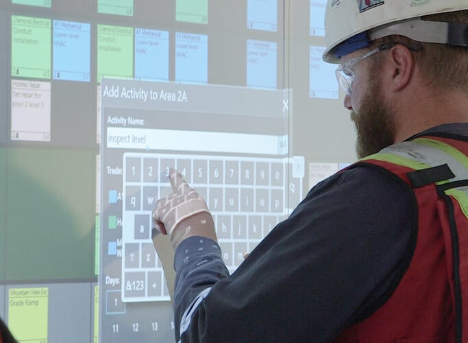 Construction worker using Nialli Visual Planner