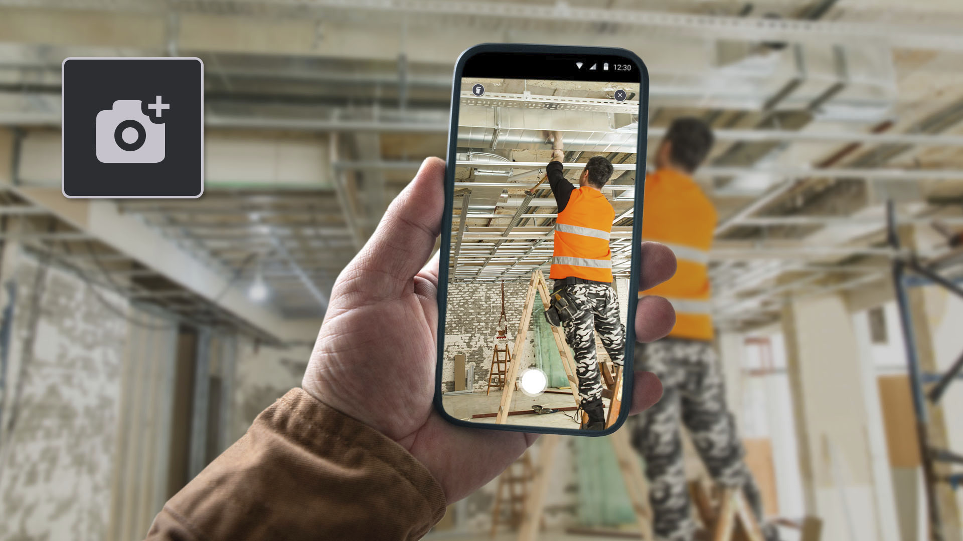 A user captures jobsite conditions using Nialli Visual Planner photo capture.